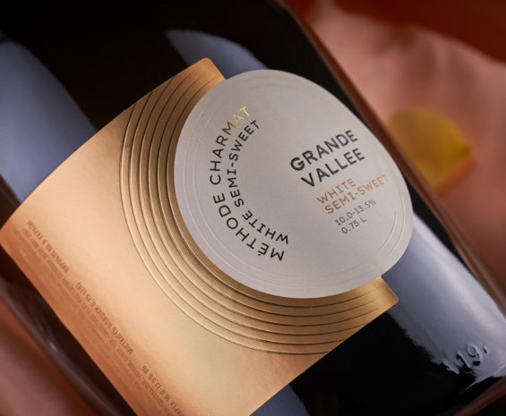 3166Sparkling Wine Label Design – Grande Vallee Traditionelle