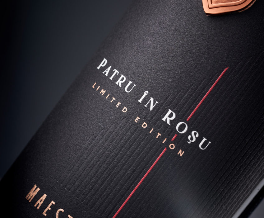 Wine Label Design - Maestro Patru în Roșu